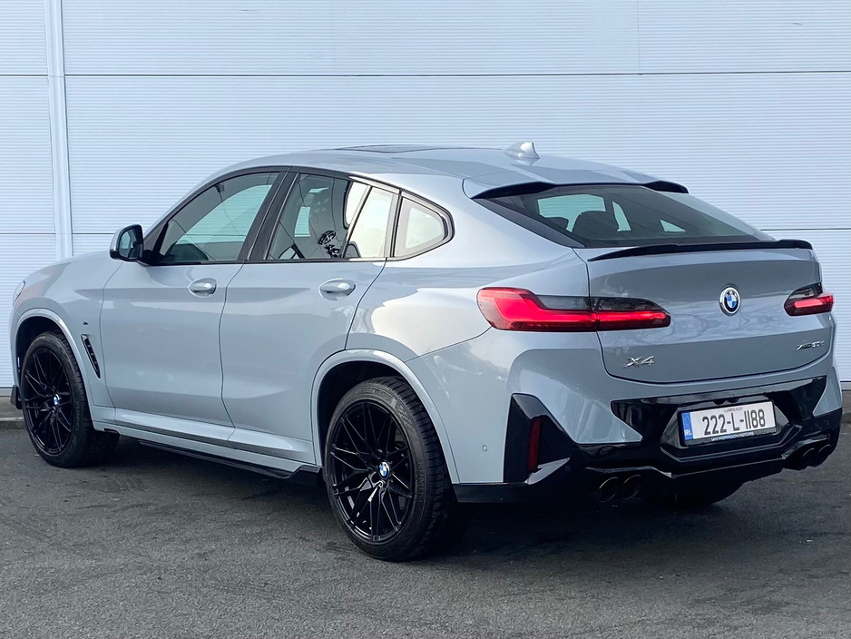 2022 BMW X4 - image 3