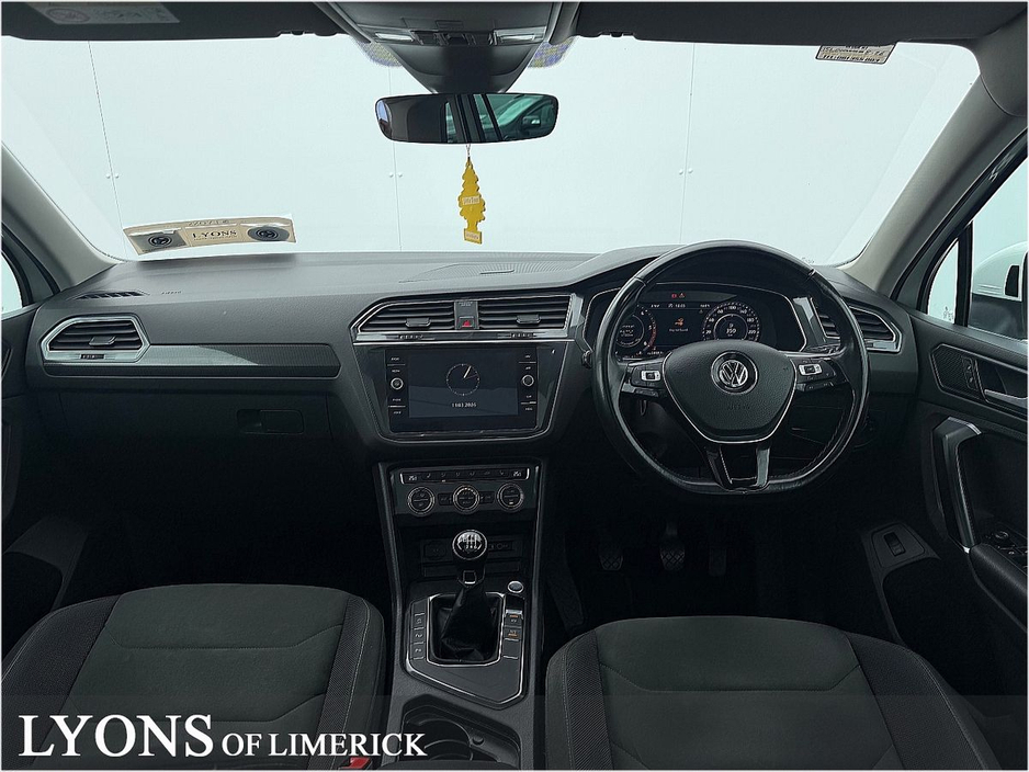 2018 Volkswagen Tiguan - image 3