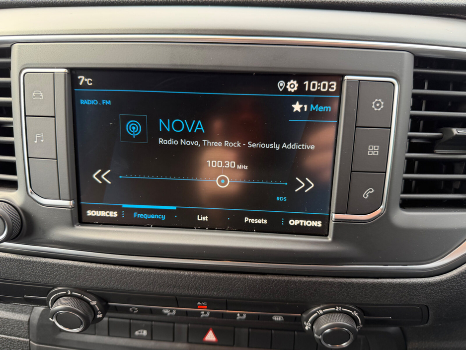 2024 Peugeot Expert - image 8