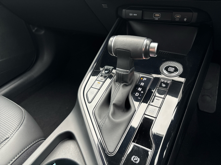 2025 Kia Niro - image 12