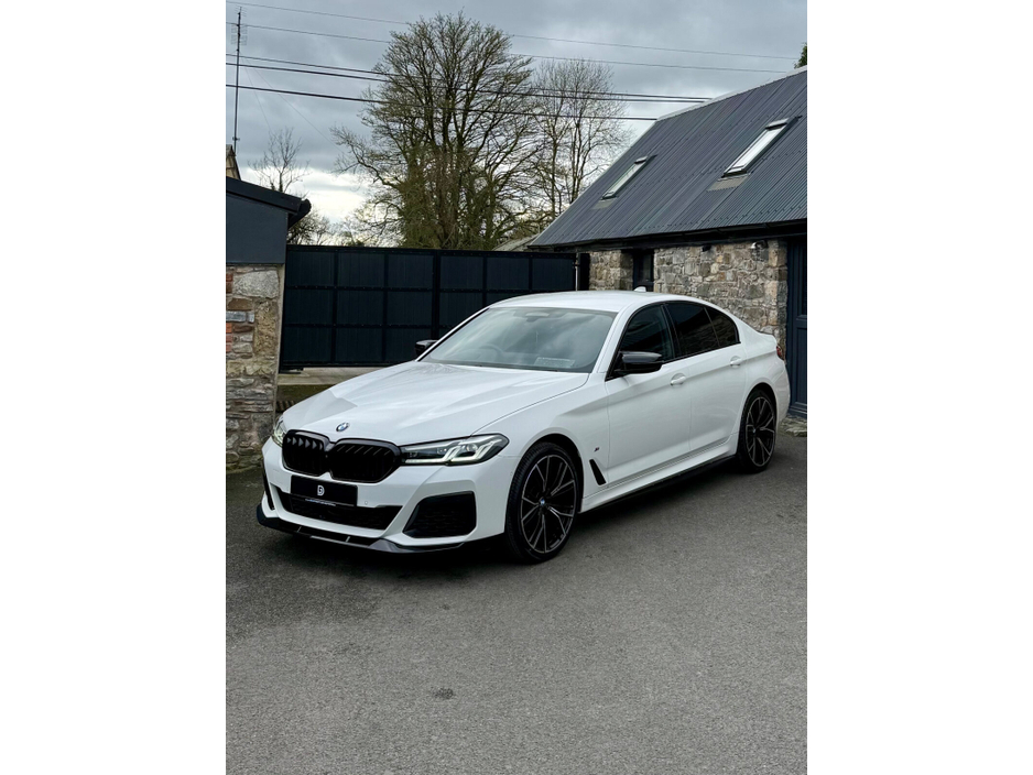 2020 BMW 5 Series - image 3