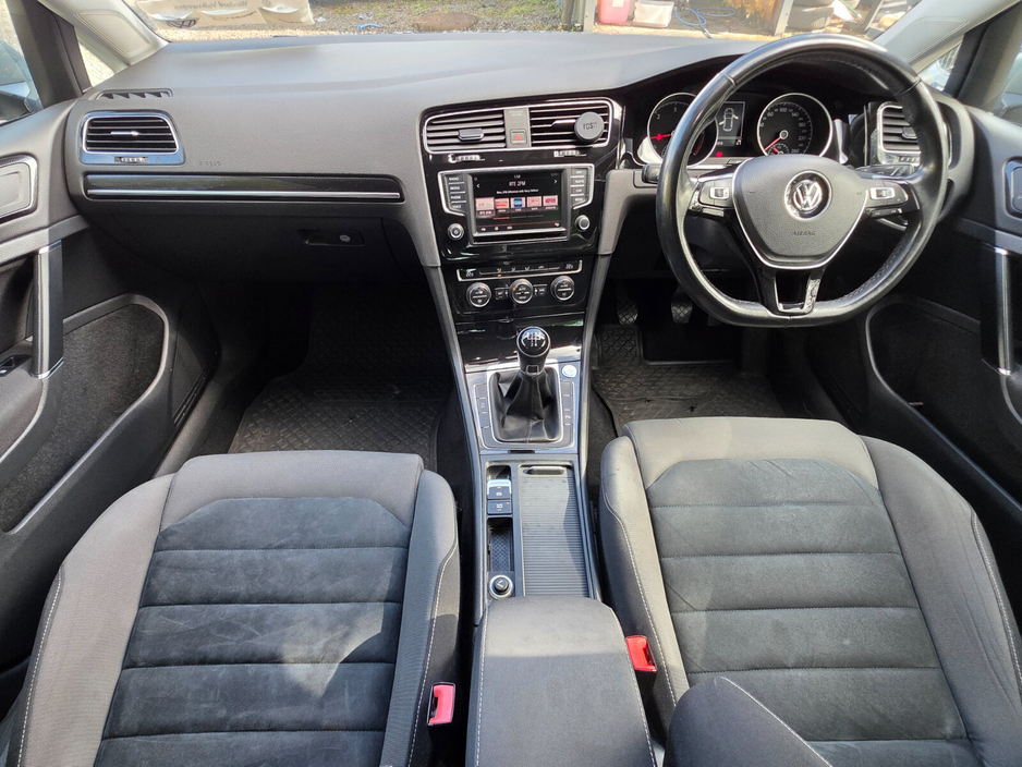 2016 Volkswagen Golf - image 5