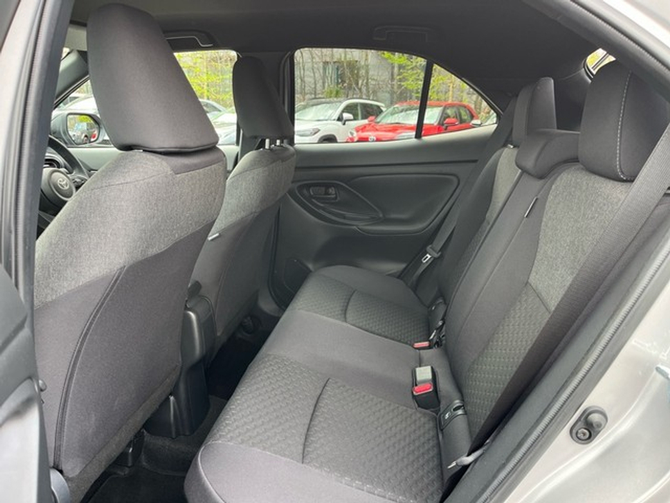 2025 Toyota Yaris Cross - image 7