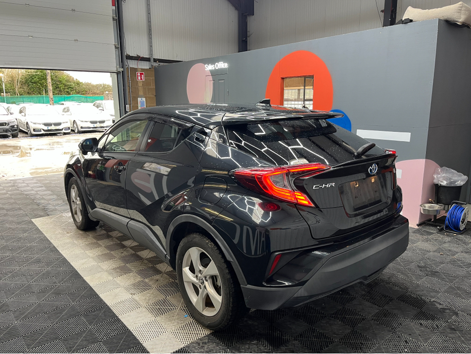 2019 Toyota C-HR - image 4