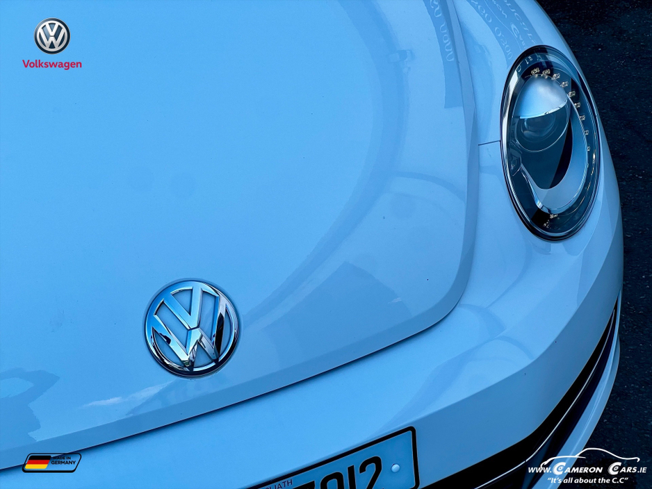 2013 Volkswagen Beetle - image 25