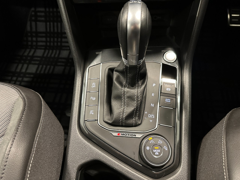 2019 Volkswagen Tiguan - image 32