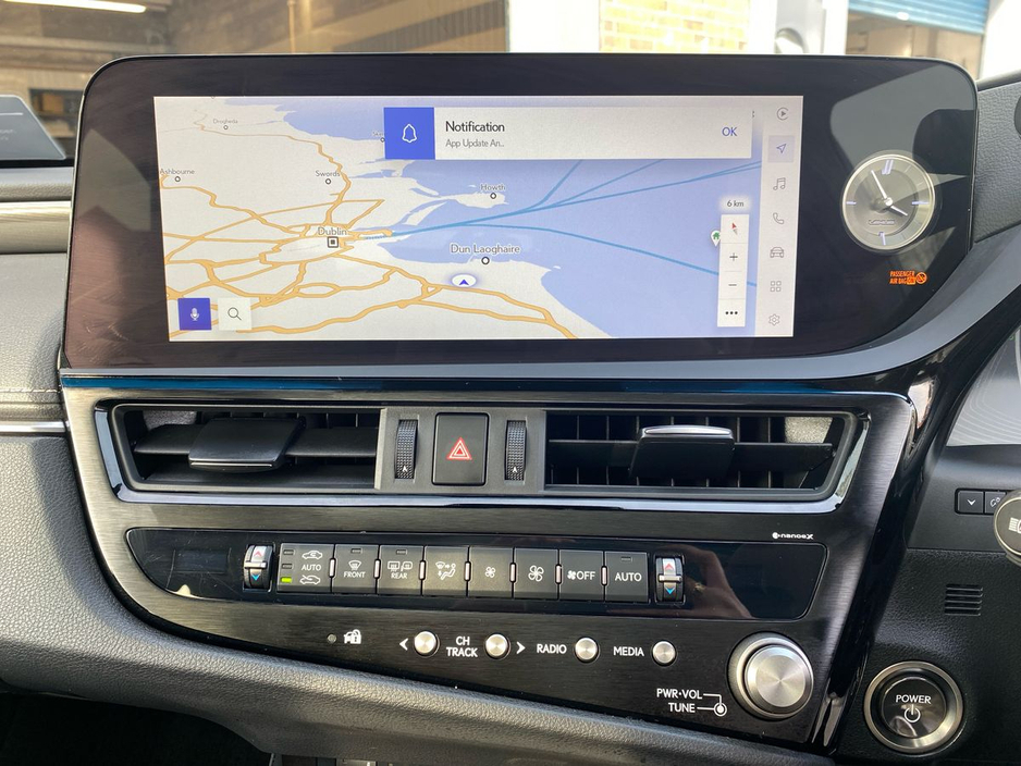 2024 Lexus ES 300 H - image 17