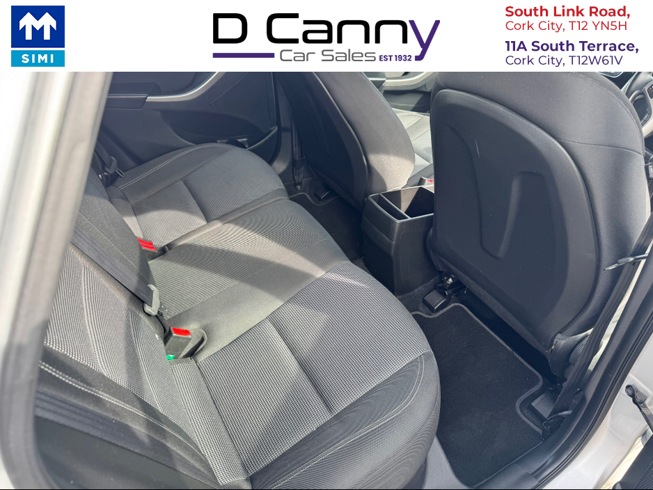 2016 Hyundai i30 - image 14