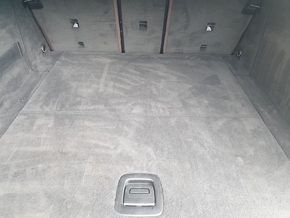 2022 BMW iX - image 13