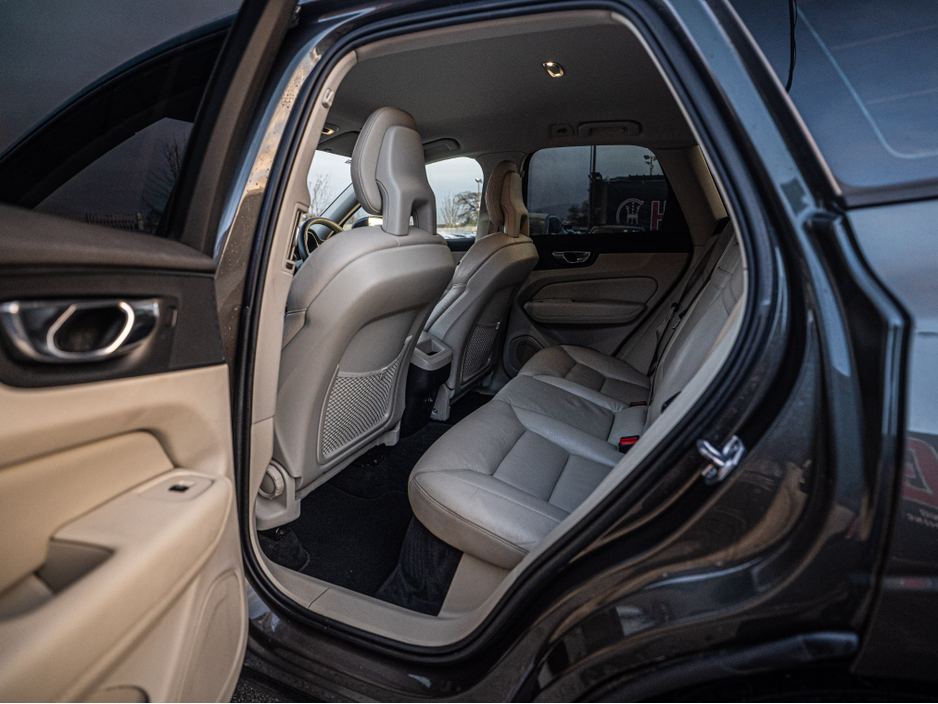 2017 Volvo XC60 172 Volvo XC60 4WD Auto/High spec/1yr warranty €26,888