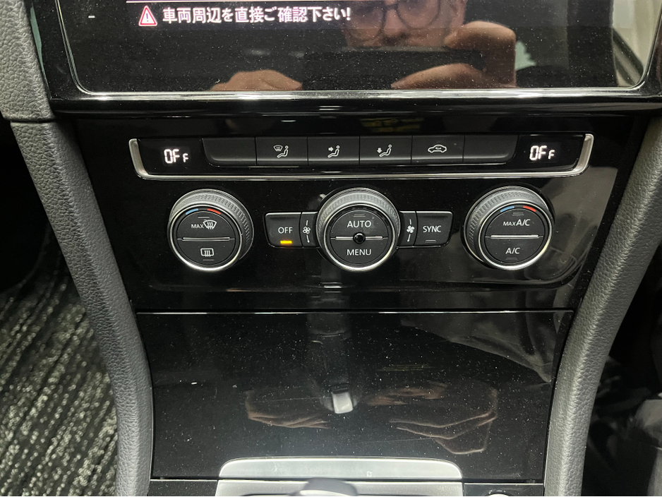 2017 Volkswagen Golf - image 17