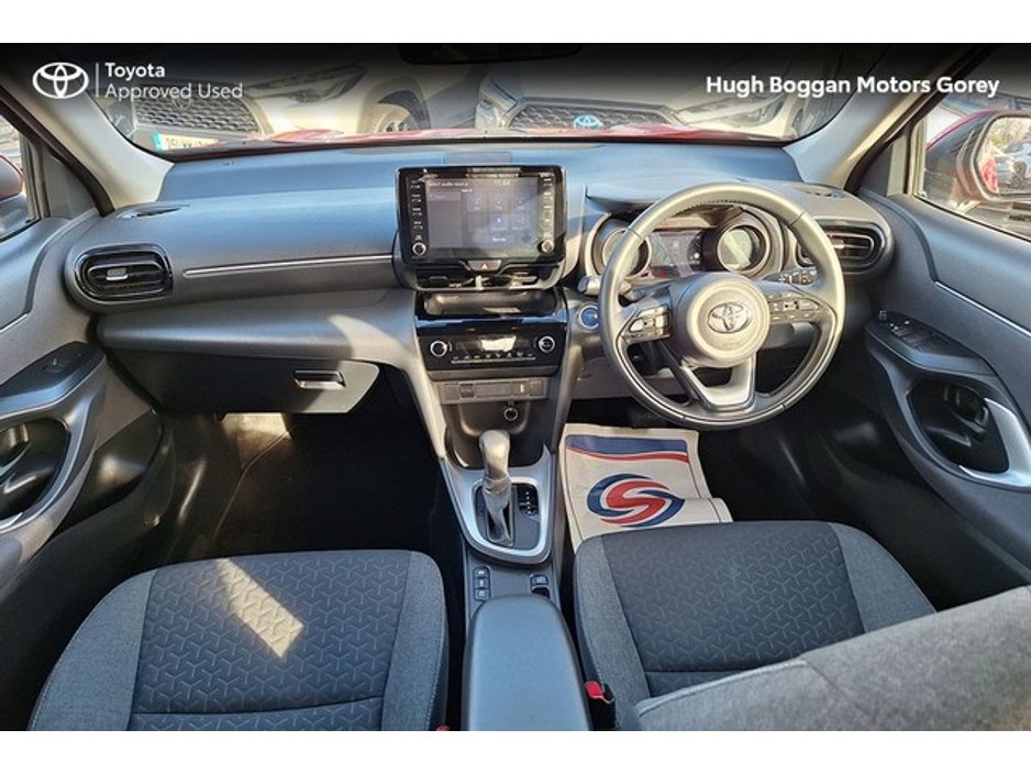 2023 Toyota Yaris Cross - image 8