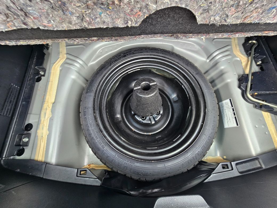 2016 Toyota Vitz - image 24