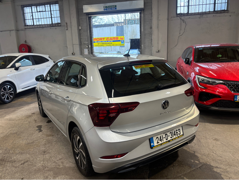 2024 Volkswagen Polo - image 9