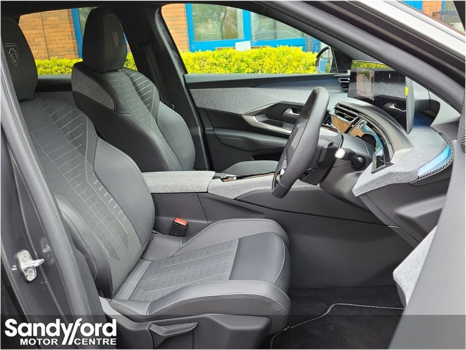 2025 Peugeot 3008 - image 10