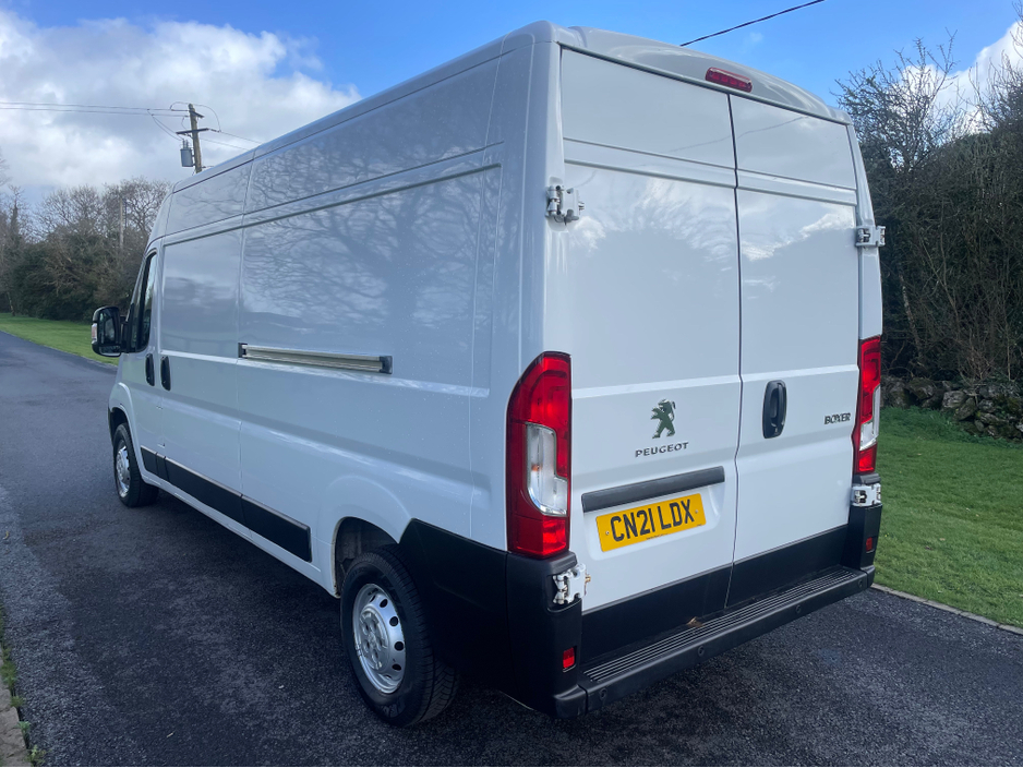 2021 Peugeot Boxer - image 8