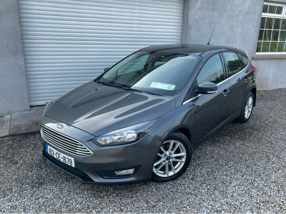 2016 Ford Focus - image 8