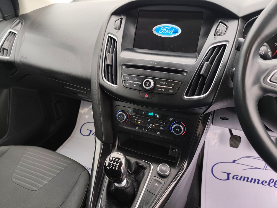 2017 Ford Focus - image 12