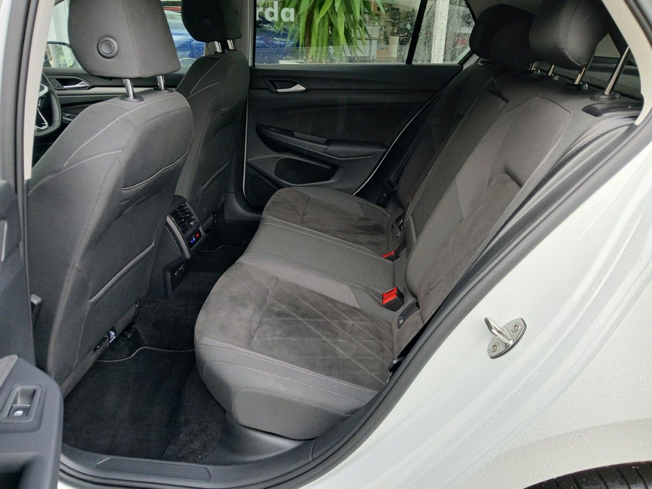 2023 Volkswagen Golf 1.5 TSI 130HP Style, White, 1 owner, 42km €29,900