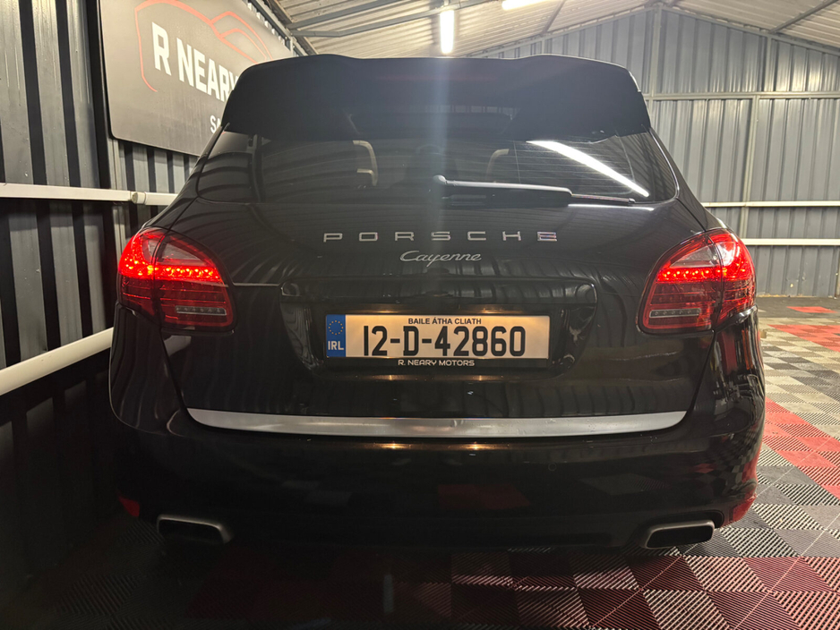 2012 Porsche Cayenne - image 2