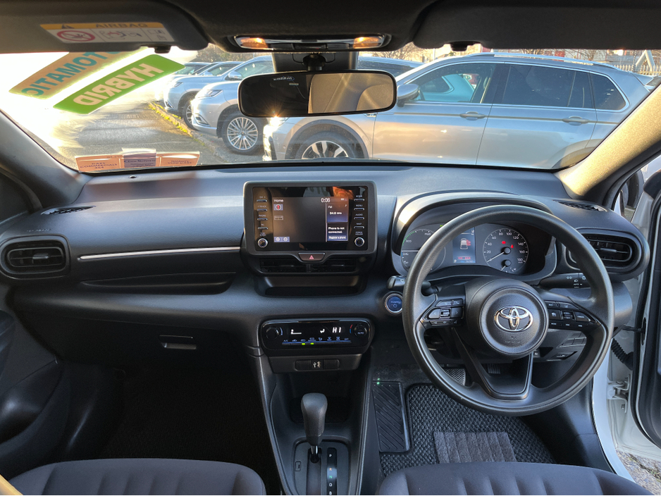 2021 Toyota Yaris X HYBRID 1.5 AUTOMATIC PETROL //KEYLESS ENTRY//REVERSE CAMERA//ADAPTIVE CRUISE CONTROL// €15,950