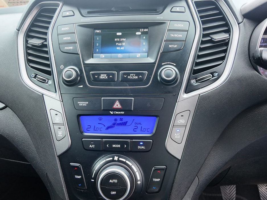 2016 Hyundai Santa Fe - image 12