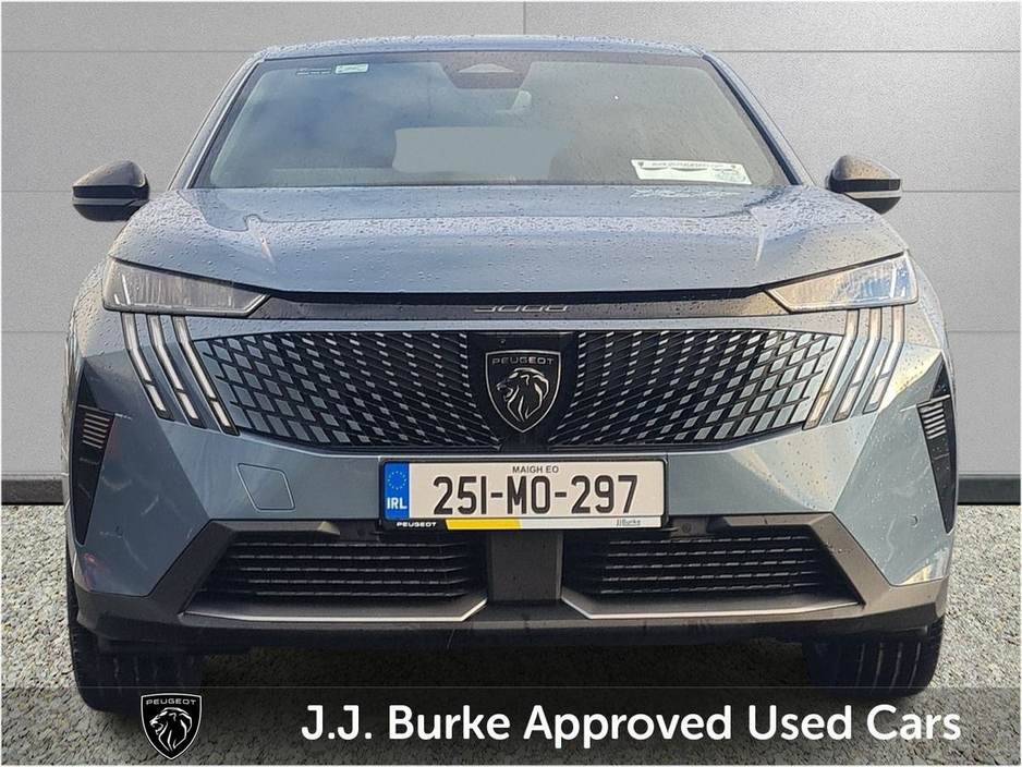 2025 Peugeot 3008 - image 2