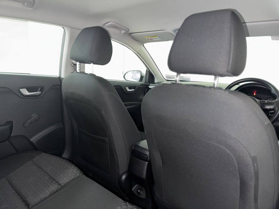 2018 Kia Rio - image 6