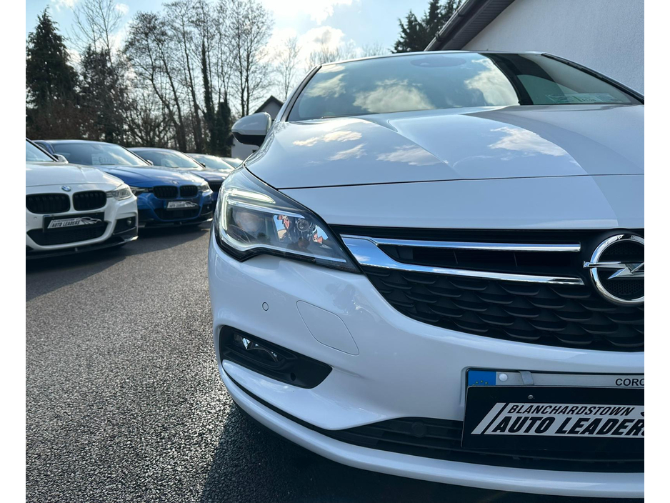 2018 Opel Astra - image 12