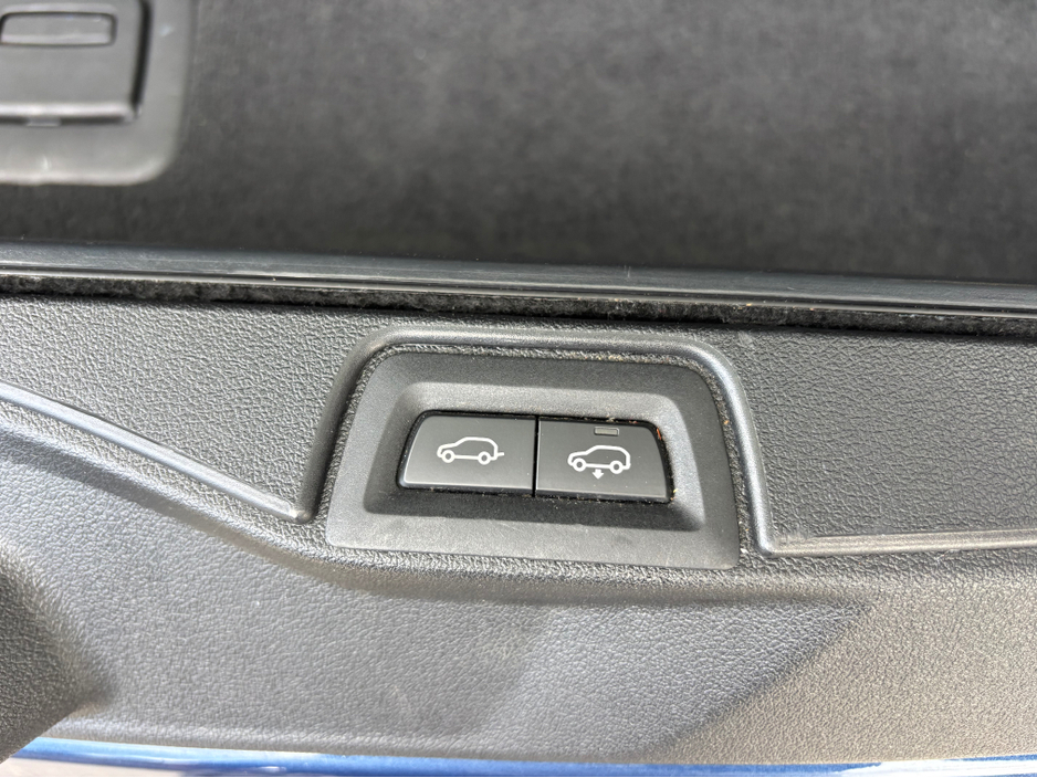 2022 BMW X5 - image 36