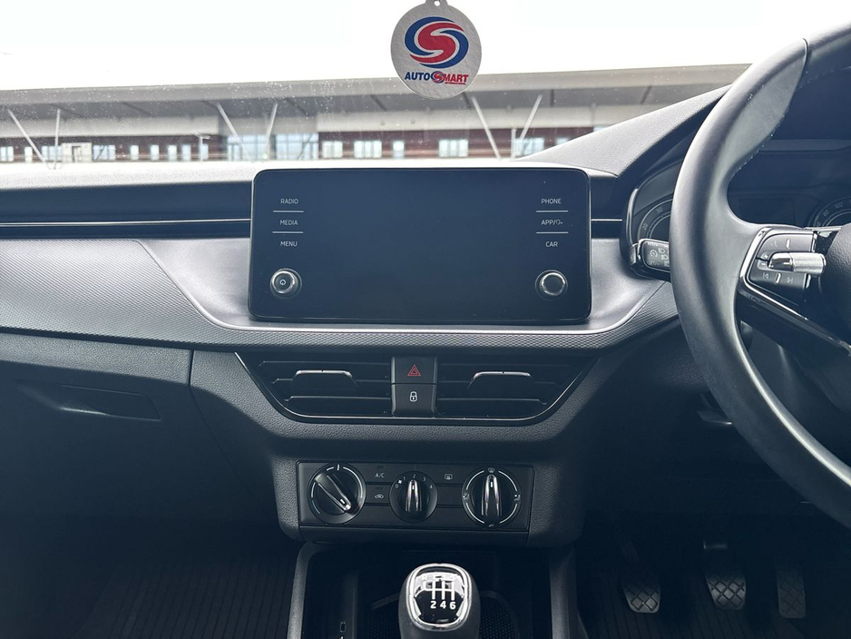 2021 Skoda Kamiq - image 8