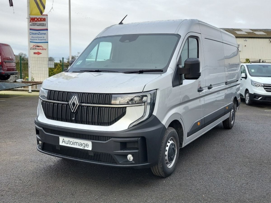 2026 Renault Master - image 2