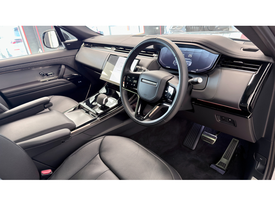 2025 Land Rover Range Rover Sport - image 9