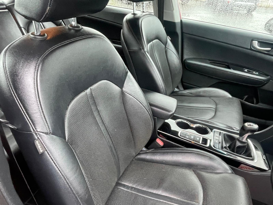 2017 Kia Optima PLATINUM 4DR €15,000