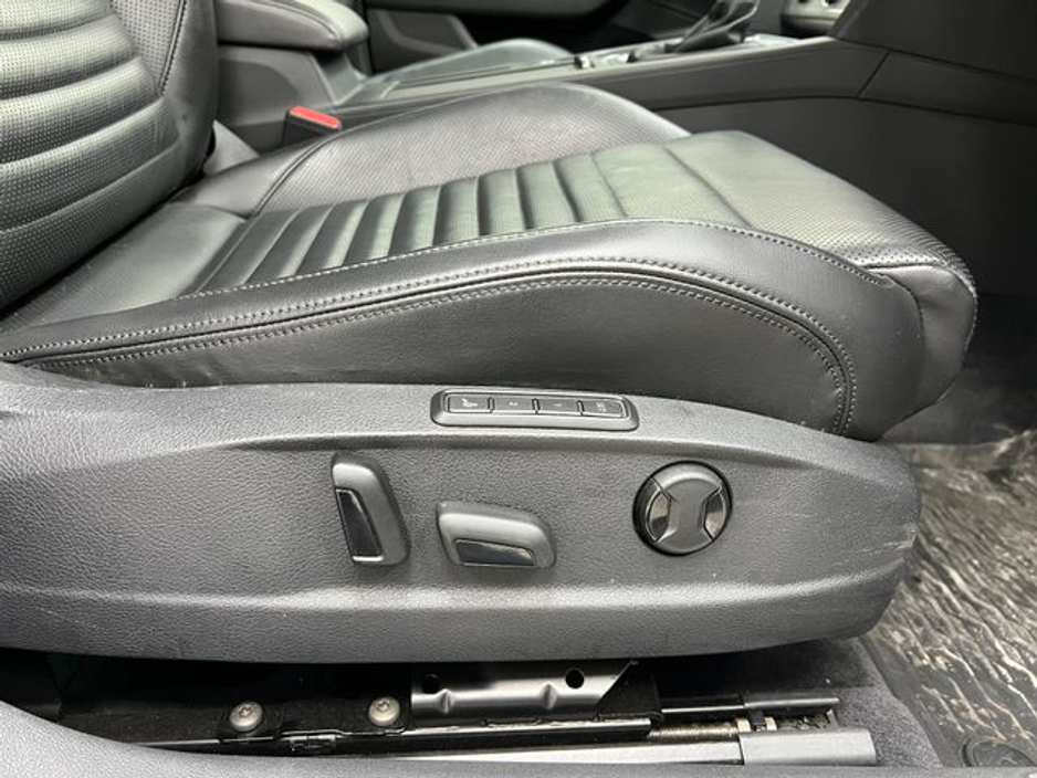 2018 Volkswagen Passat - image 26