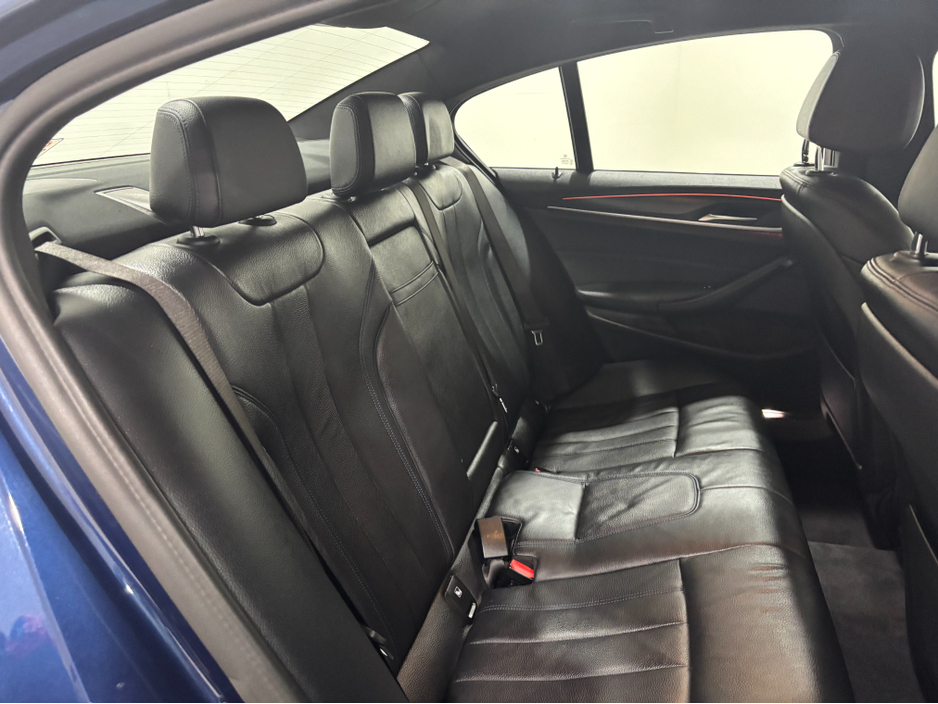 2023 BMW 5 Series - image 8