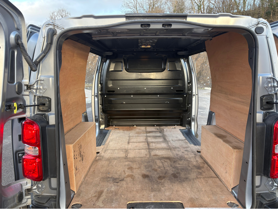 2024 Citroen Dispatch - image 13