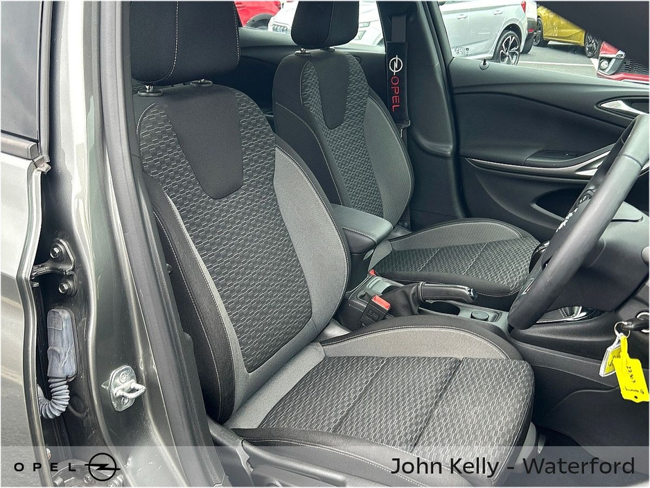 2021 Opel Astra - image 9