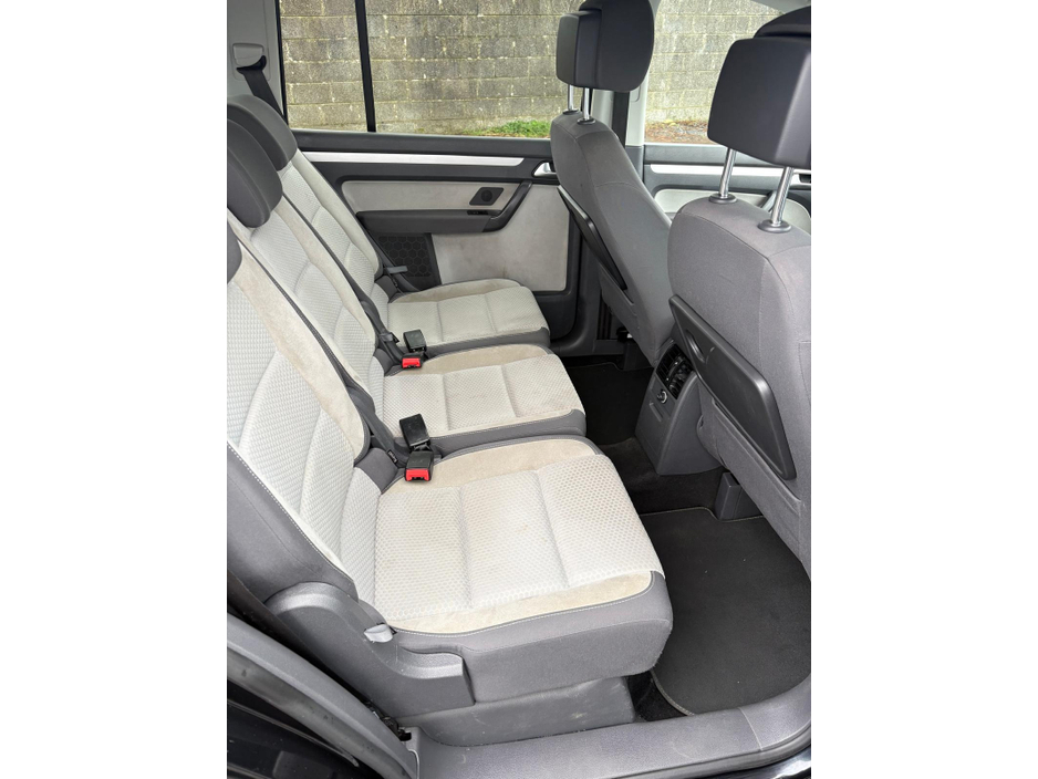 2015 Volkswagen Touran - image 17