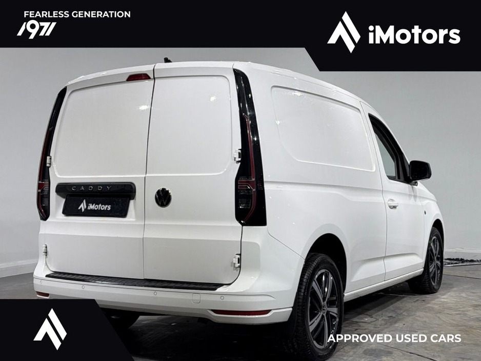 2021 Volkswagen Caddy - image 3