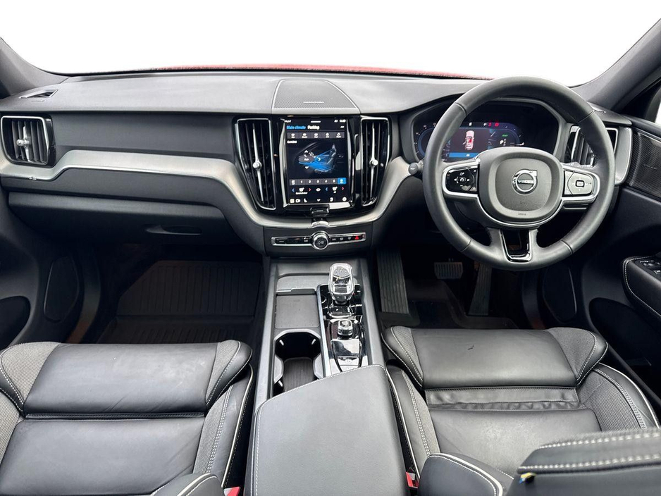 2024 Volvo XC60 - image 8