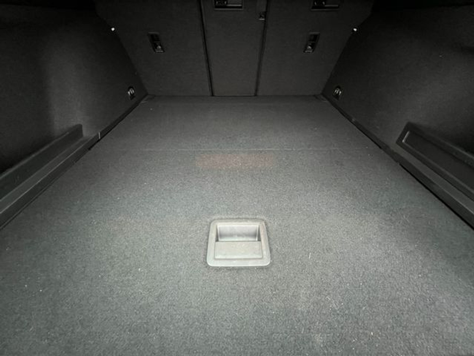 2020 Volkswagen Passat - image 10