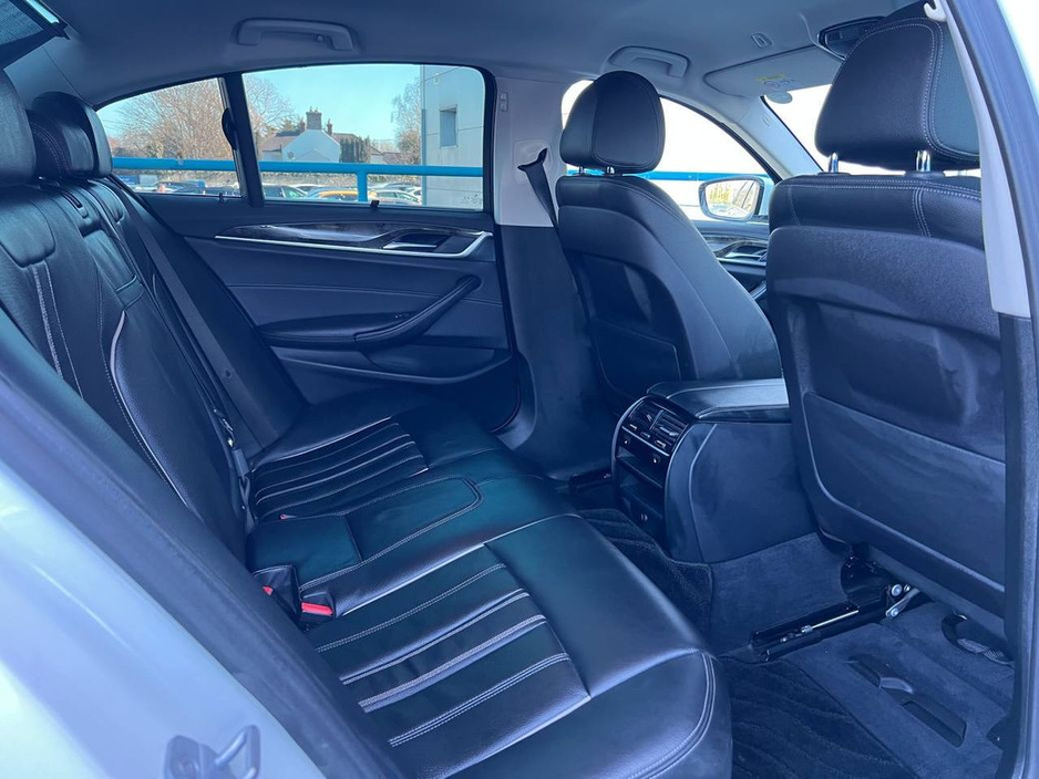 2018 BMW 5 Series - image 8