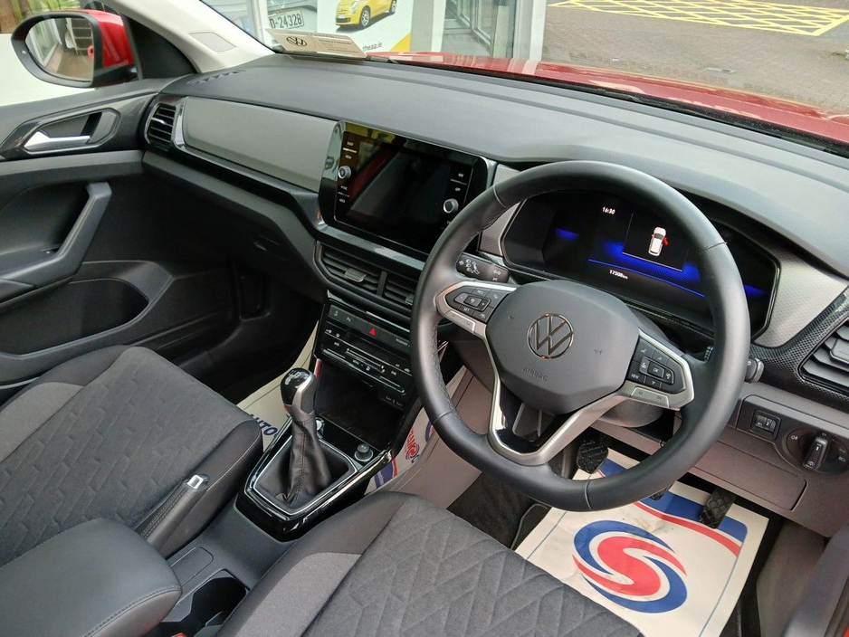 2025 Volkswagen T-Cross 1.0 TSI M5F 95HP Edit 75, Kings Red, 17km. €28,750