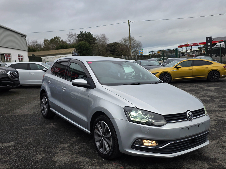 2016 Volkswagen Polo - image 4