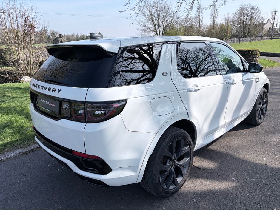 2023 Land Rover Discovery - image 4