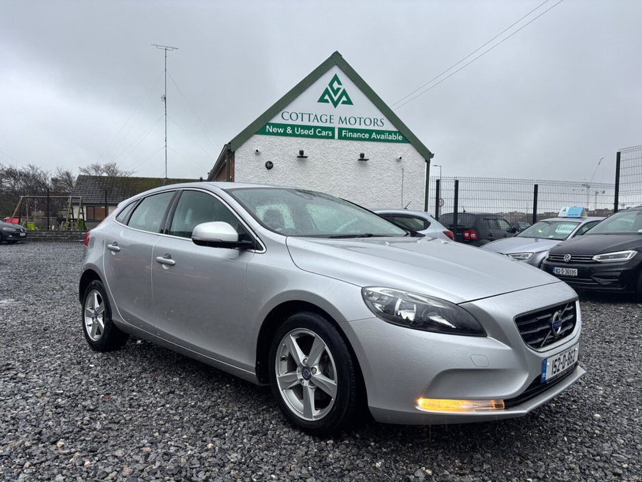 2015 Volvo V40 1.6 D2 (115hp) SE Leather €8,950