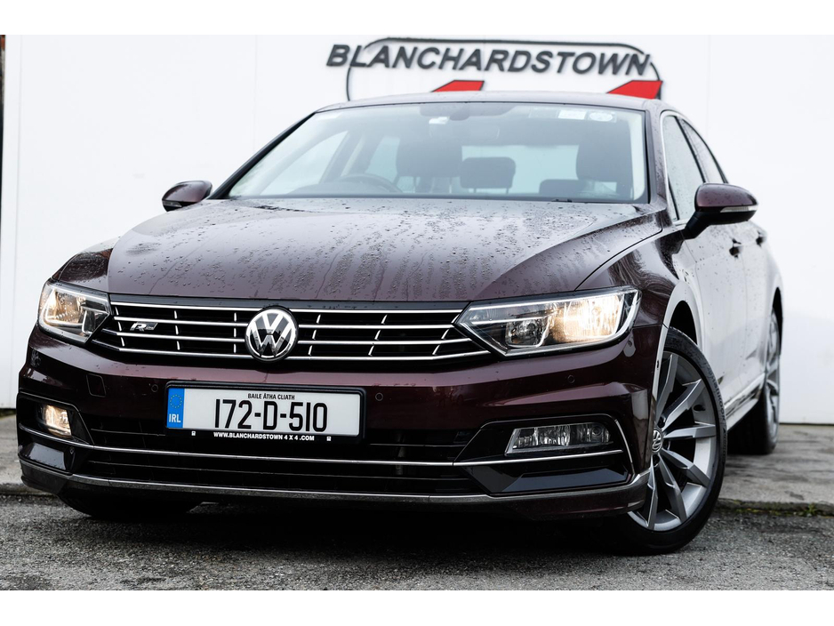 2017 Volkswagen Passat - image 5
