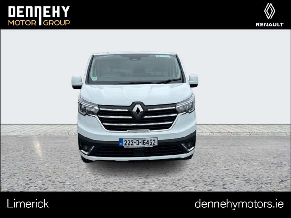 2022 Renault Trafic - image 8