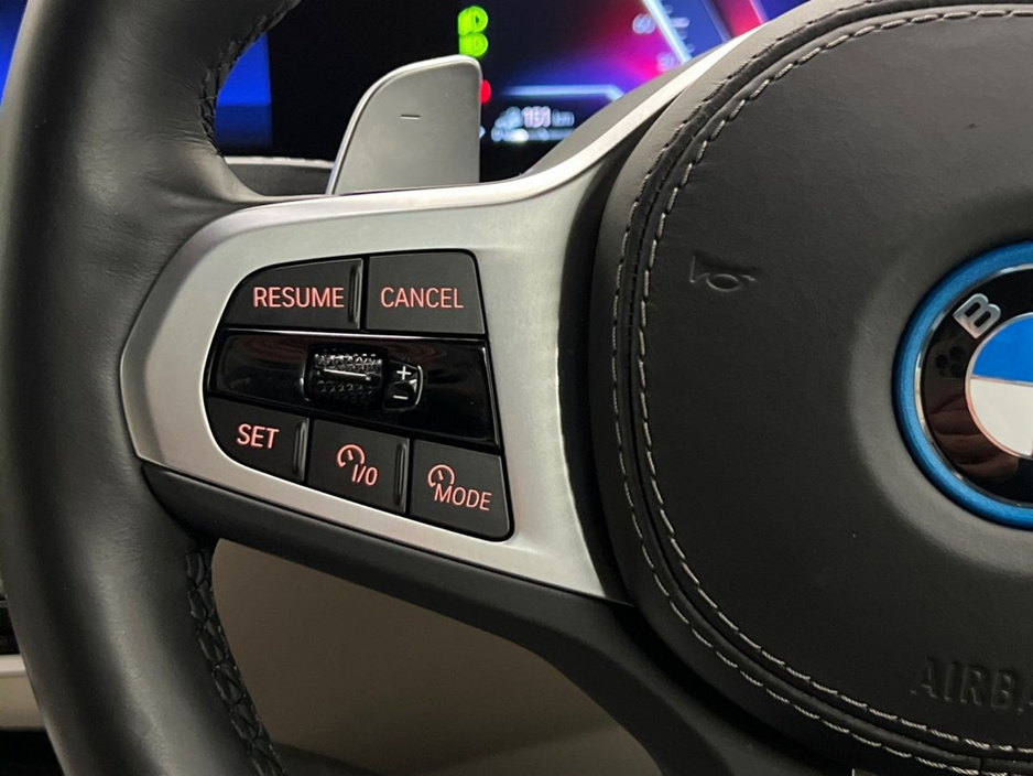 2025 BMW X5 - image 17